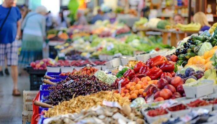 Lo local no significa limitarse a su entorno más próximo Lo local no significa limitarse a su entorno más próximo
