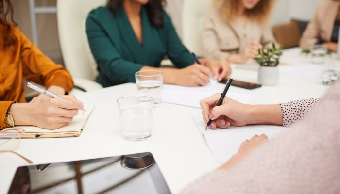 Conclusiones sobre el fenómeno del "De-influencing" y la honestidad radical Conclusiones sobre el fenómeno del "De-influencing" y la honestidad radical